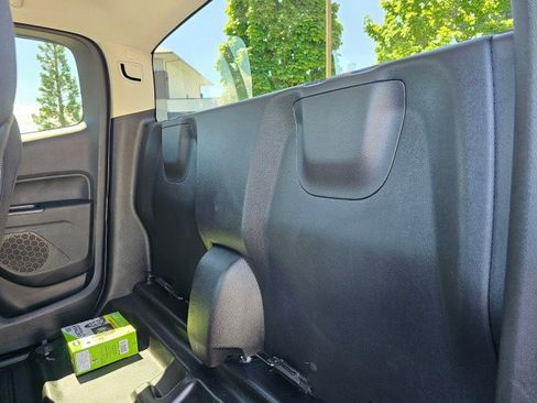 Used 2022 Chevrolet Colorado LT w/ Fleet Safety Package RWD image 18