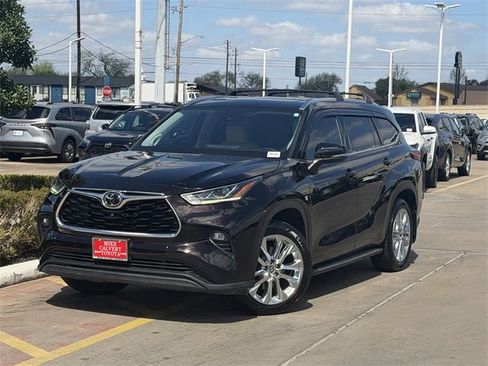 Used 2020 Toyota Highlander Limited image 2