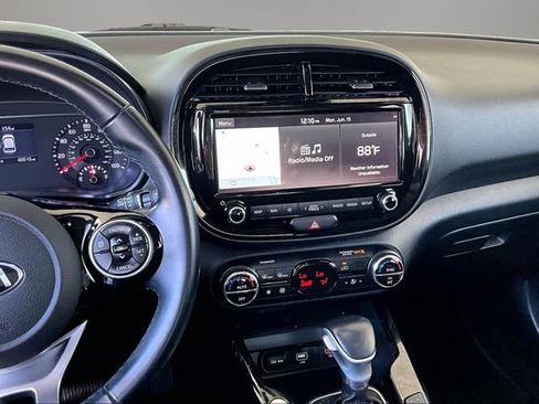 Used 2021 Kia Soul EX FWD image 9