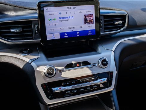 Certified 2022 Ford Explorer XLT w/ Equipment Group 202A image 21