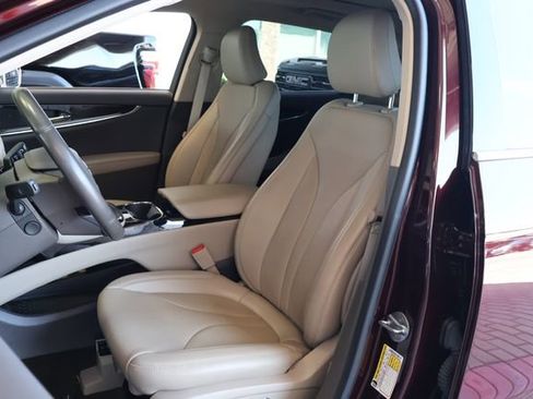 Used 2023 Lincoln Nautilus Reserve w/ Equipment Group 201A FWD image 11