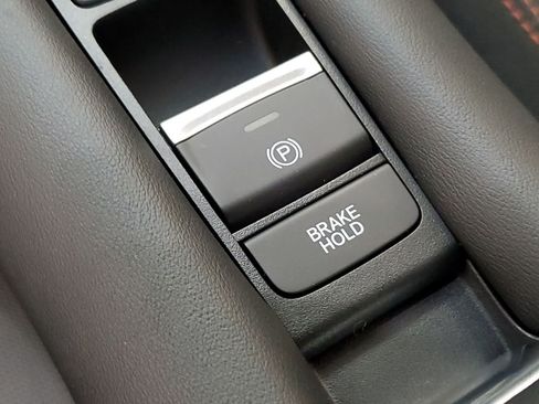 Certified 2025 Honda HR-V Sport image 31