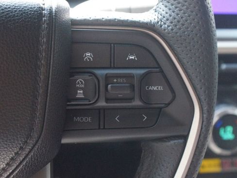 Used 2025 Toyota Tacoma TRD Sport w/ TRD Sport Premium Package AWD/4WD image 12