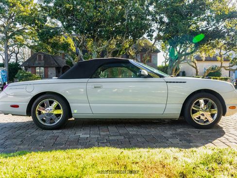 Used 2002 Ford Thunderbird Deluxe image 19