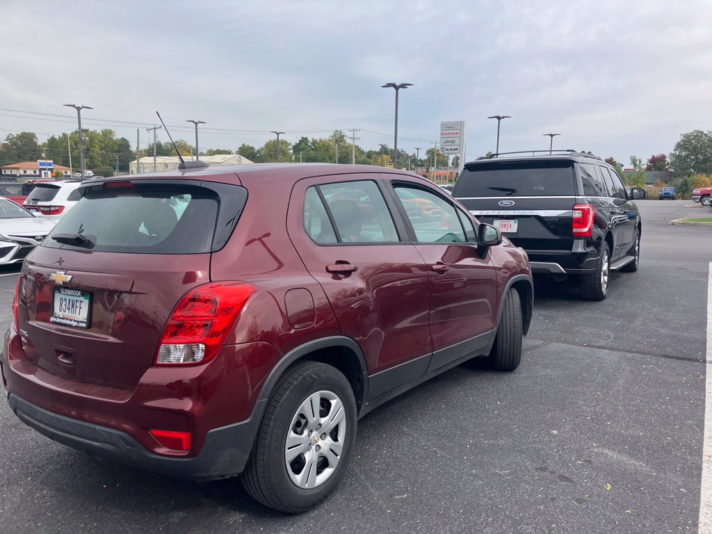 Used 2017 Chevrolet Trax LS FWD image 3