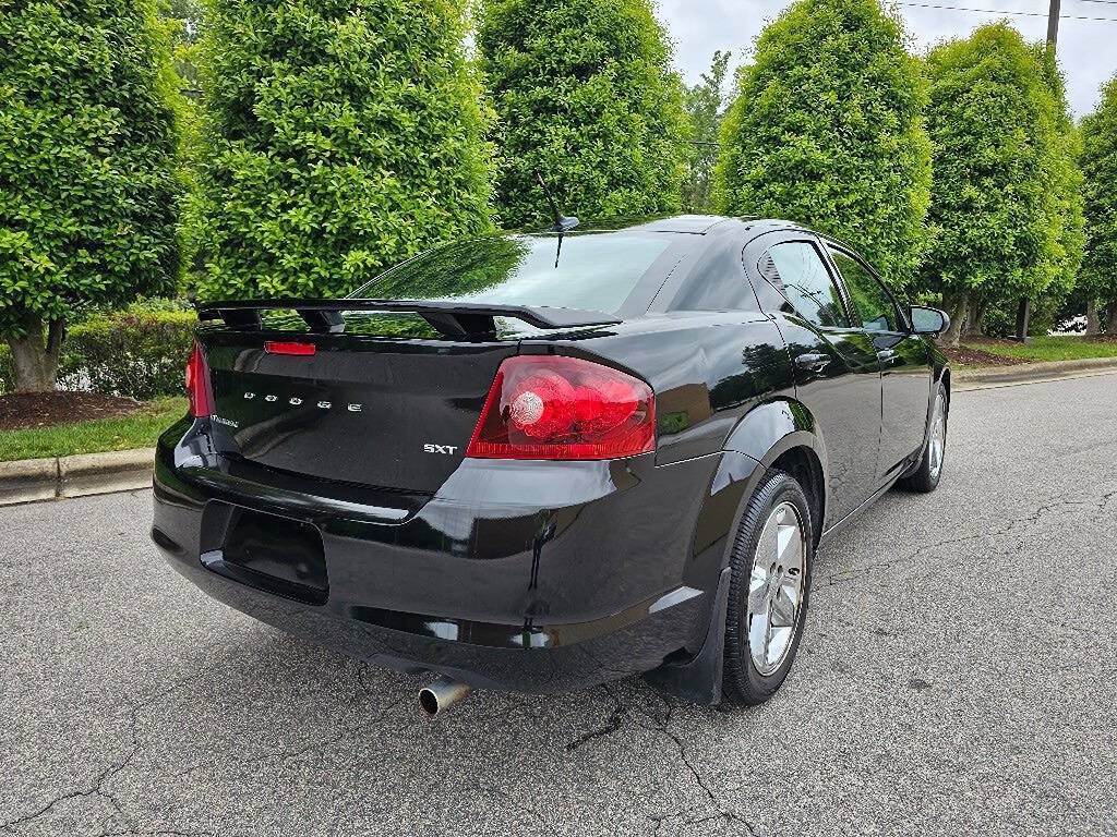 Used 2012 Dodge Avenger SXT FWD image 5