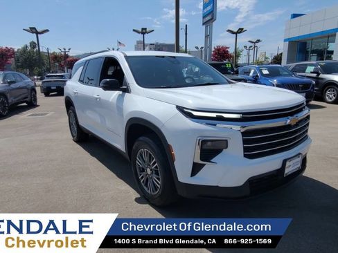 Certified 2024 Chevrolet Traverse LT AWD/4WD image 3