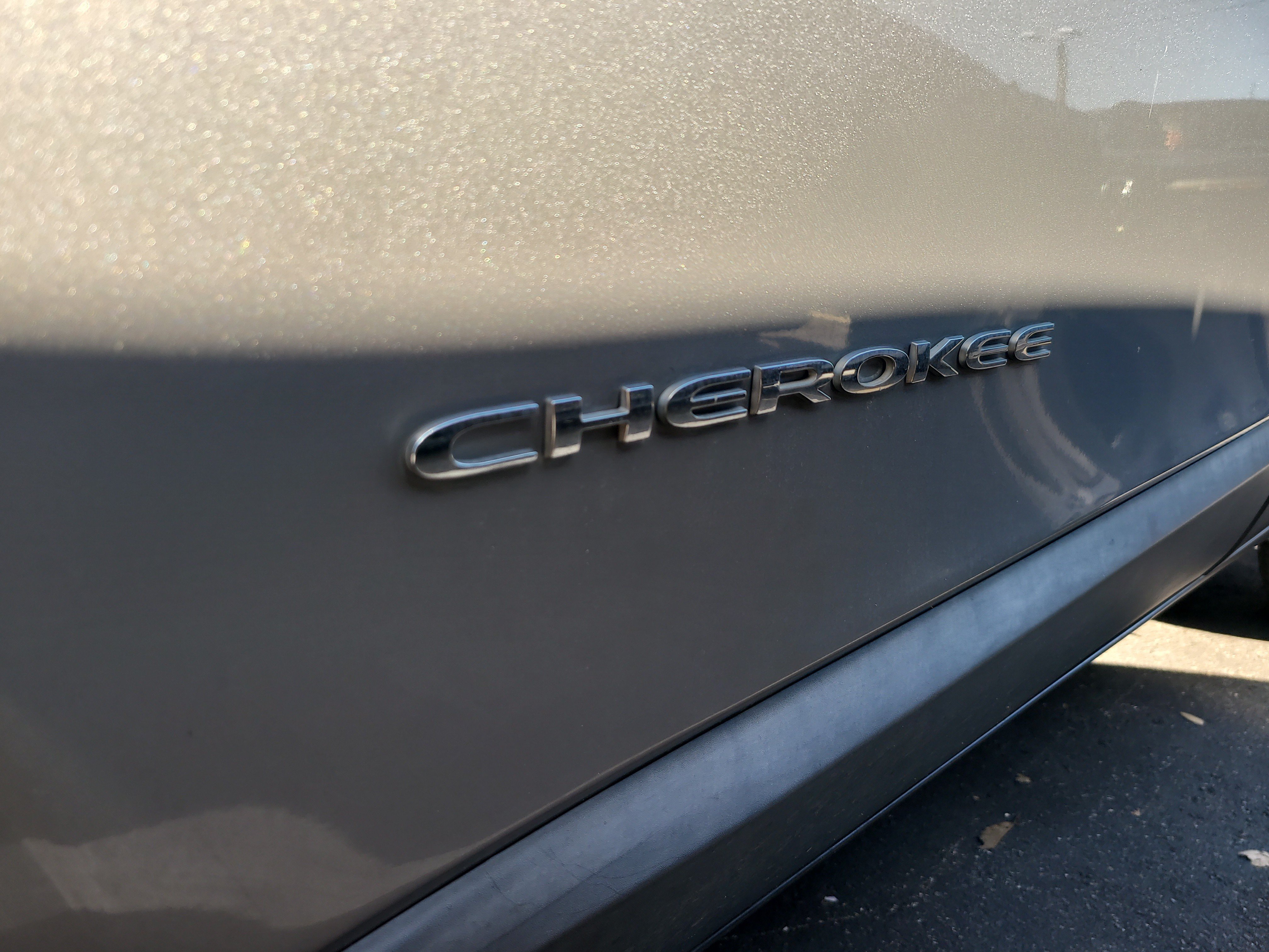 Used 2017 Jeep Cherokee Latitude w/ Safety/Convenience Group AWD/4WD image 9
