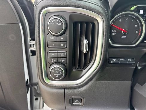 Used 2021 Chevrolet Silverado 1500 High Country w/ Technology Package AWD/4WD image 14