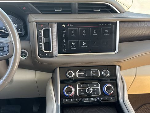 Used 2024 GMC Yukon XL Denali w/ Advanced Technology Package AWD/4WD image 18