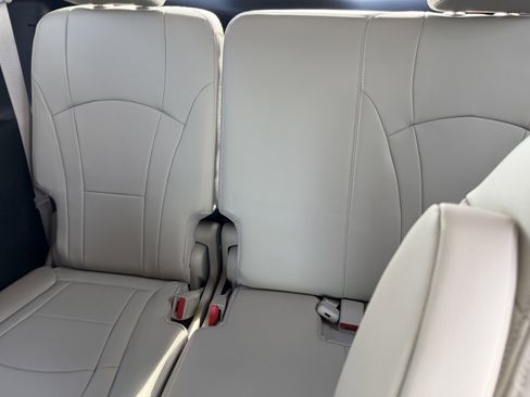 Used 2020 Buick Enclave Essence w/ Sound and Sites Package image 16