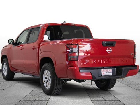 Used 2024 Nissan Frontier SV image 5