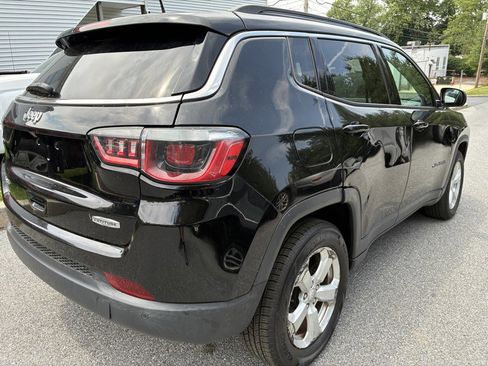 Used 2017 Jeep Compass Latitude w/ Popular Equipment Group AWD/4WD image 6