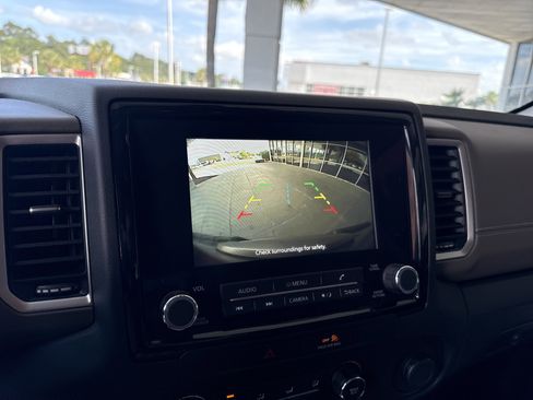 Used 2022 Nissan Frontier SV w/ Technology Package RWD image 25