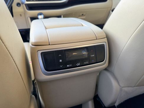 Used 2015 Toyota Highlander Limited image 14