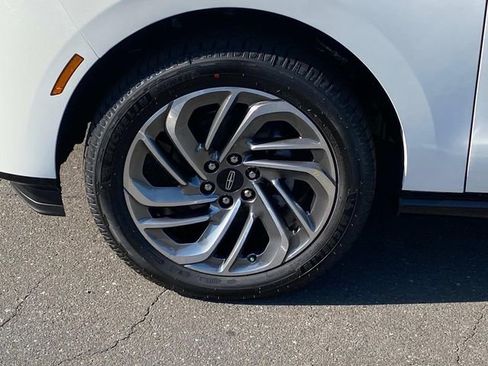 New 2026 Lincoln Navigator L Reserve AWD/4WD image 5