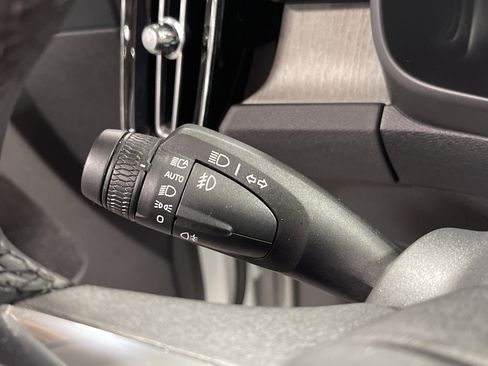 Used 2024 Volvo XC40 B5 Plus w/ Climate Package image 20