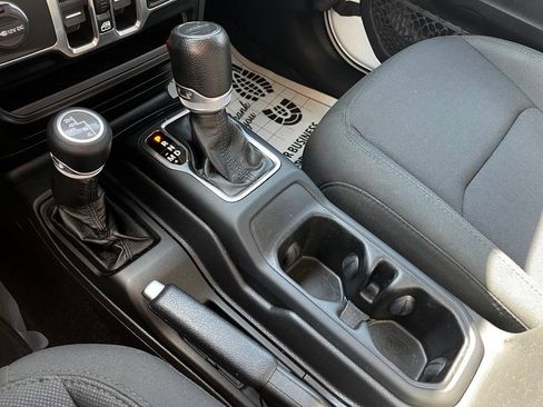 Used 2022 Jeep Gladiator Sport AWD/4WD image 20