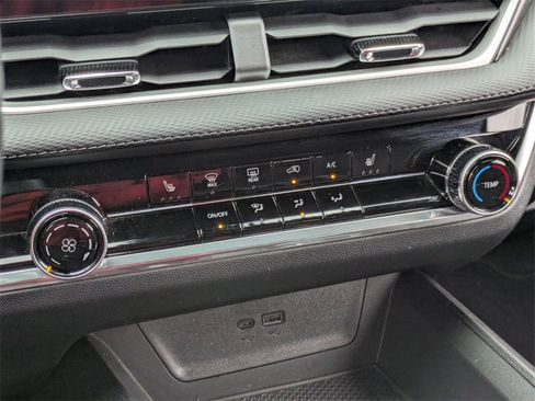 Used 2025 Chevrolet Equinox LT image 21