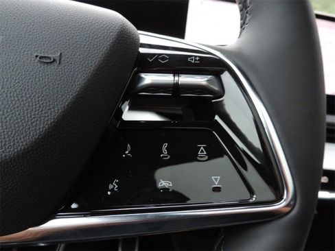 New 2026 Cadillac Optiq Luxury 2 image 25