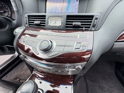 Used 2016 INFINITI Q70 3.7 w/ Sport Package image 24