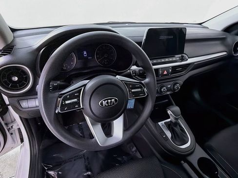 Used 2021 Kia Forte LXS FWD image 11