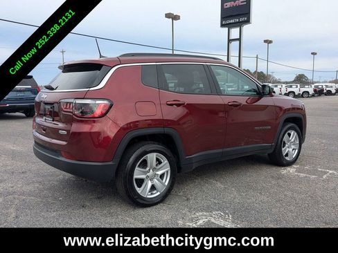 Used 2022 Jeep Compass Latitude image 4