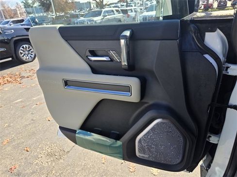 New 2026 GMC Hummer EV 2X 4D Crew Cab image 17
