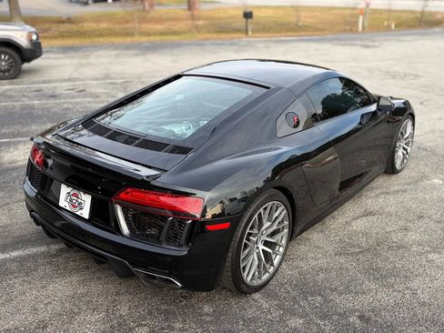 Used 2017 Audi R8 V10 w/ Ceramic Brake Package image 13