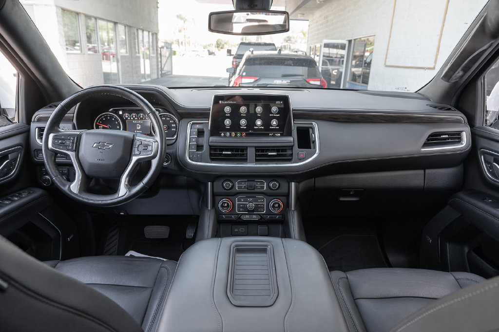 Used 2021 Chevrolet Suburban Z71 w/ Z71 Off-Road Package AWD/4WD image 24