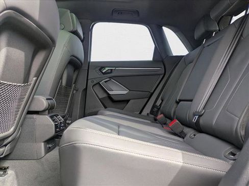 New 2025 Audi Q3 2.0T Premium image 16