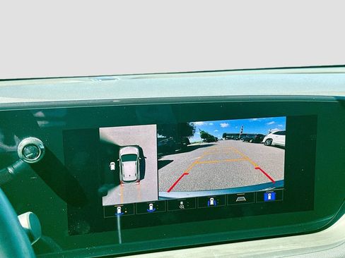 Used 2025 Buick Encore GX Avenir w/ Avenir Technology Package FWD image 16