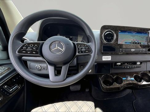 Used 2022 Mercedes-Benz Sprinter 2500 image 8