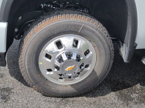 New 2026 Chevrolet Silverado 3500 High Country AWD/4WD image 11