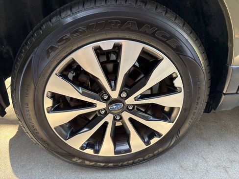 Used 2017 Subaru Outback 2.5i Limited AWD/4WD image 27