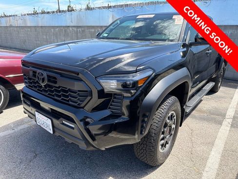 Used 2025 Toyota Tacoma TRD Off-Road w/ TRD Off Road Premium Package AWD/4WD image 3