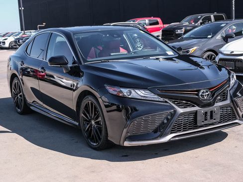 Certified 2021 Toyota Camry XSE FWD image 3