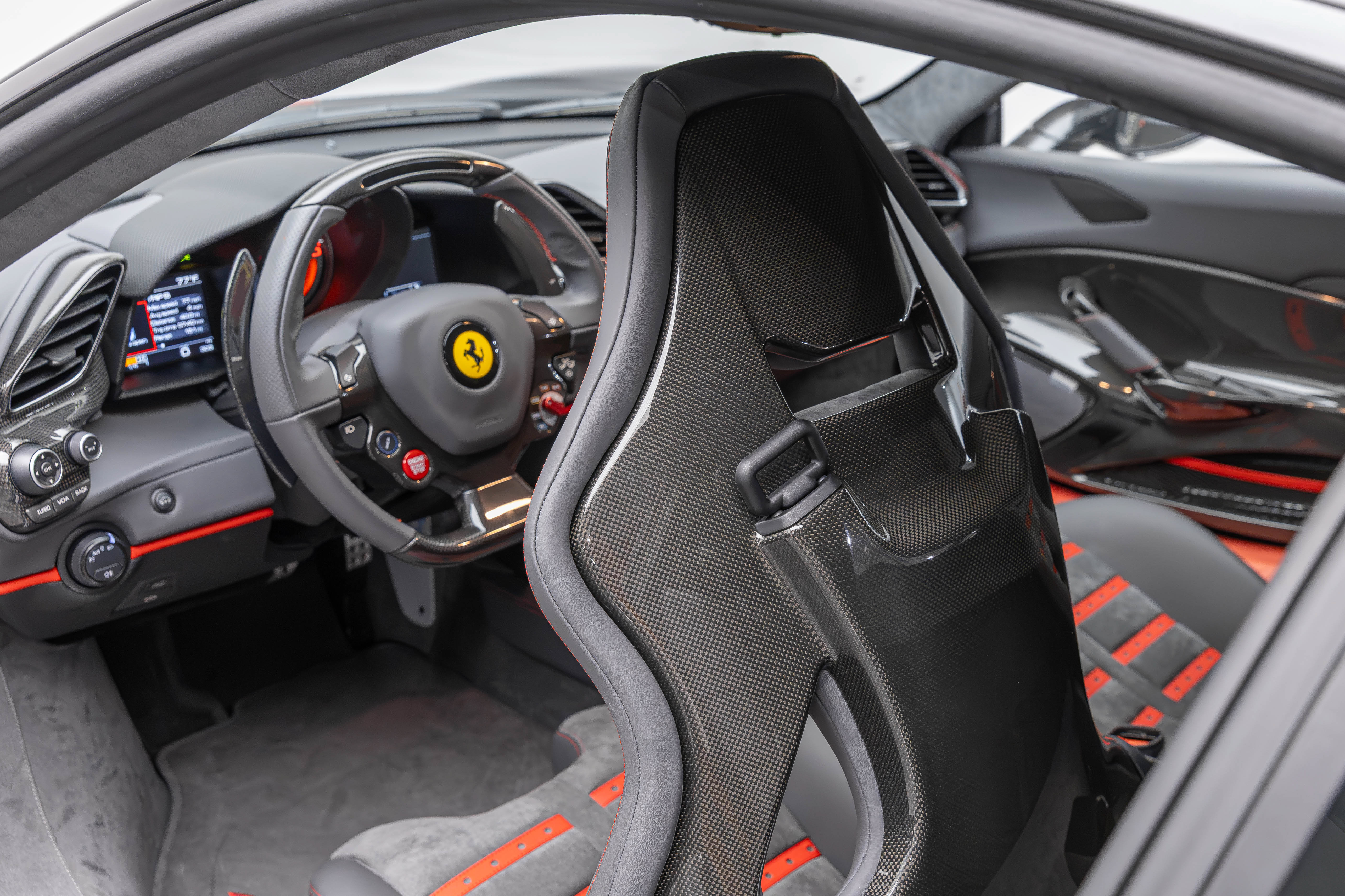 Used 2019 Ferrari 488 Pista Coupe RWD image 44