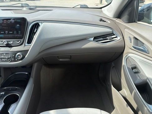 Used 2016 Chevrolet Malibu LT w/ Leather Package FWD image 21