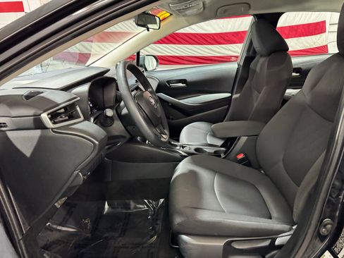 Used 2021 Toyota Corolla LE image 9