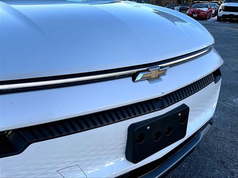 Used 2025 Chevrolet Equinox EV LT image 30