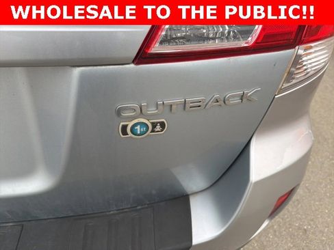 Used 2013 Subaru Outback 2.5i Limited w/ Moonroof Pkg image 6