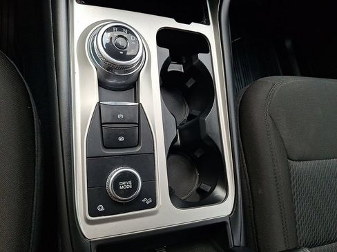 Used 2023 Ford Explorer XLT AWD/4WD image 26