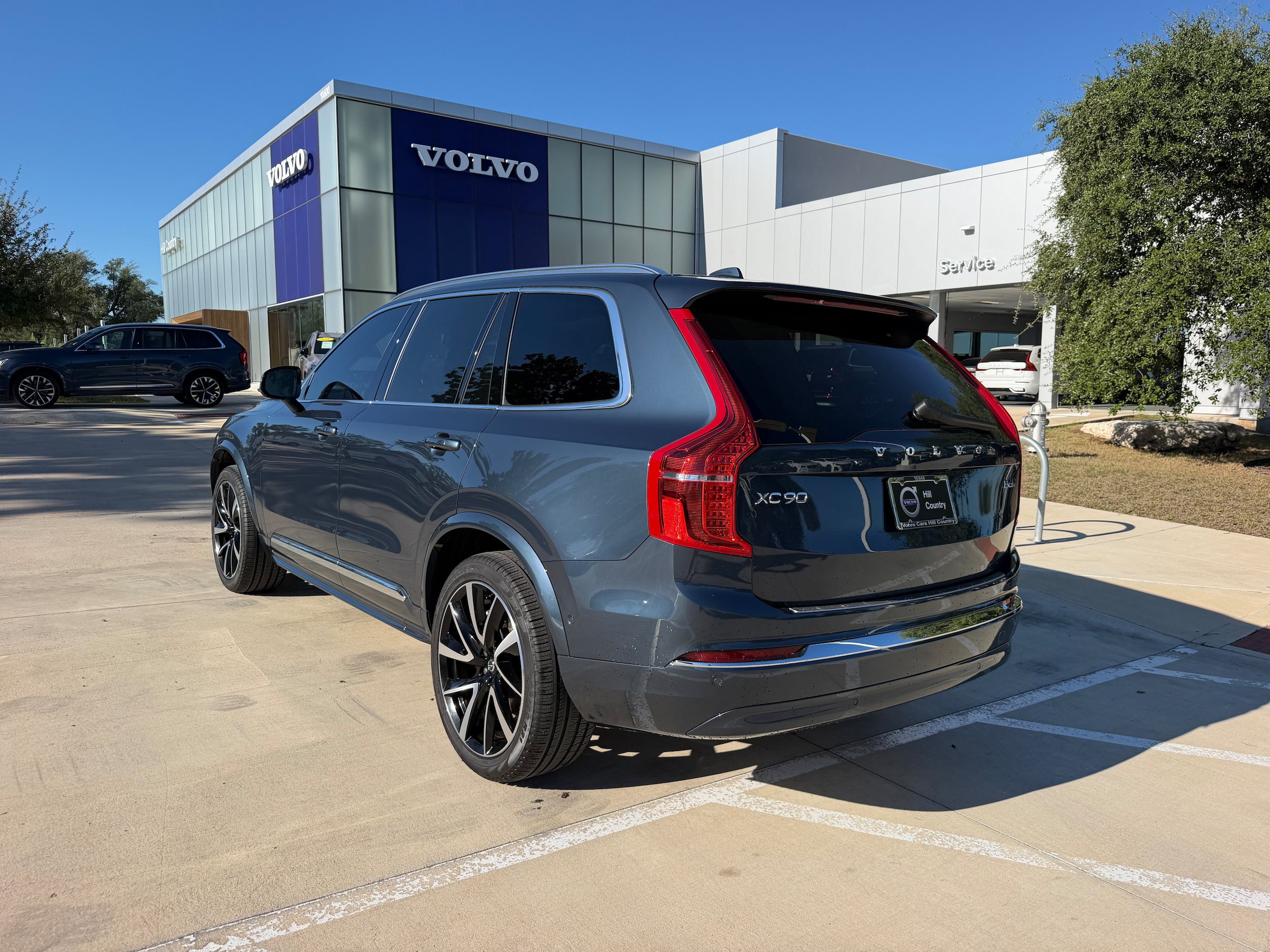 Certified 2025 Volvo XC90 B6 Plus w/ Protection Package Premier AWD/4WD image 4