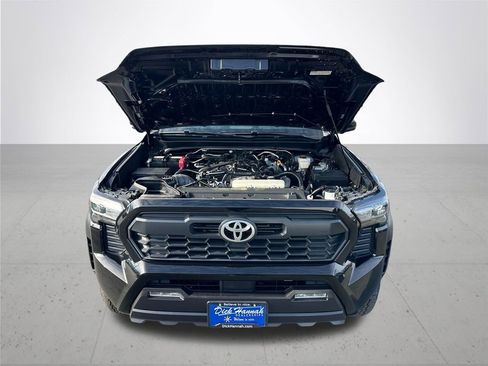 Certified 2024 Toyota Tacoma TRD Off-Road image 5