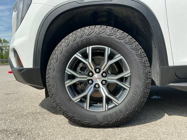 Used 2025 GMC Acadia AT4 AWD/4WD image 15