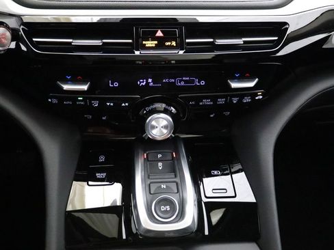 Used 2023 Acura MDX SH-AWD image 23