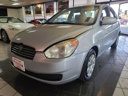 Used 2009 Hyundai Accent GLS image 2