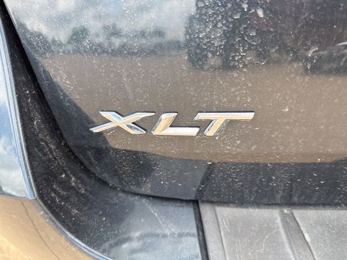 Used 2022 Ford Explorer XLT w/ Equipment Group 202A RWD image 9
