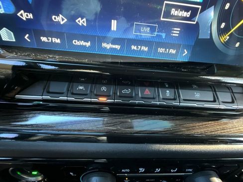 Used 2022 Chevrolet Silverado 1500 LT image 20